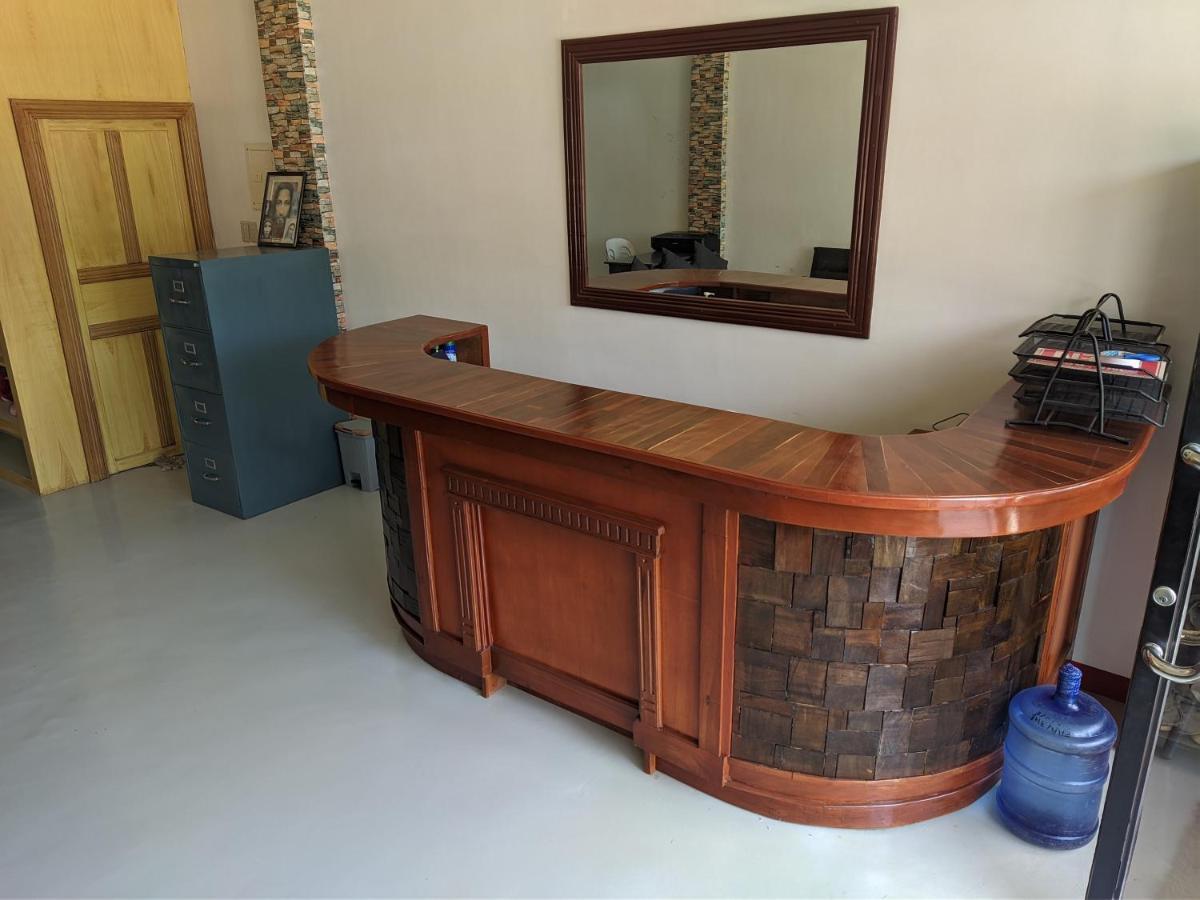 La Casa Milagrosa Hotel Coron Luaran gambar
