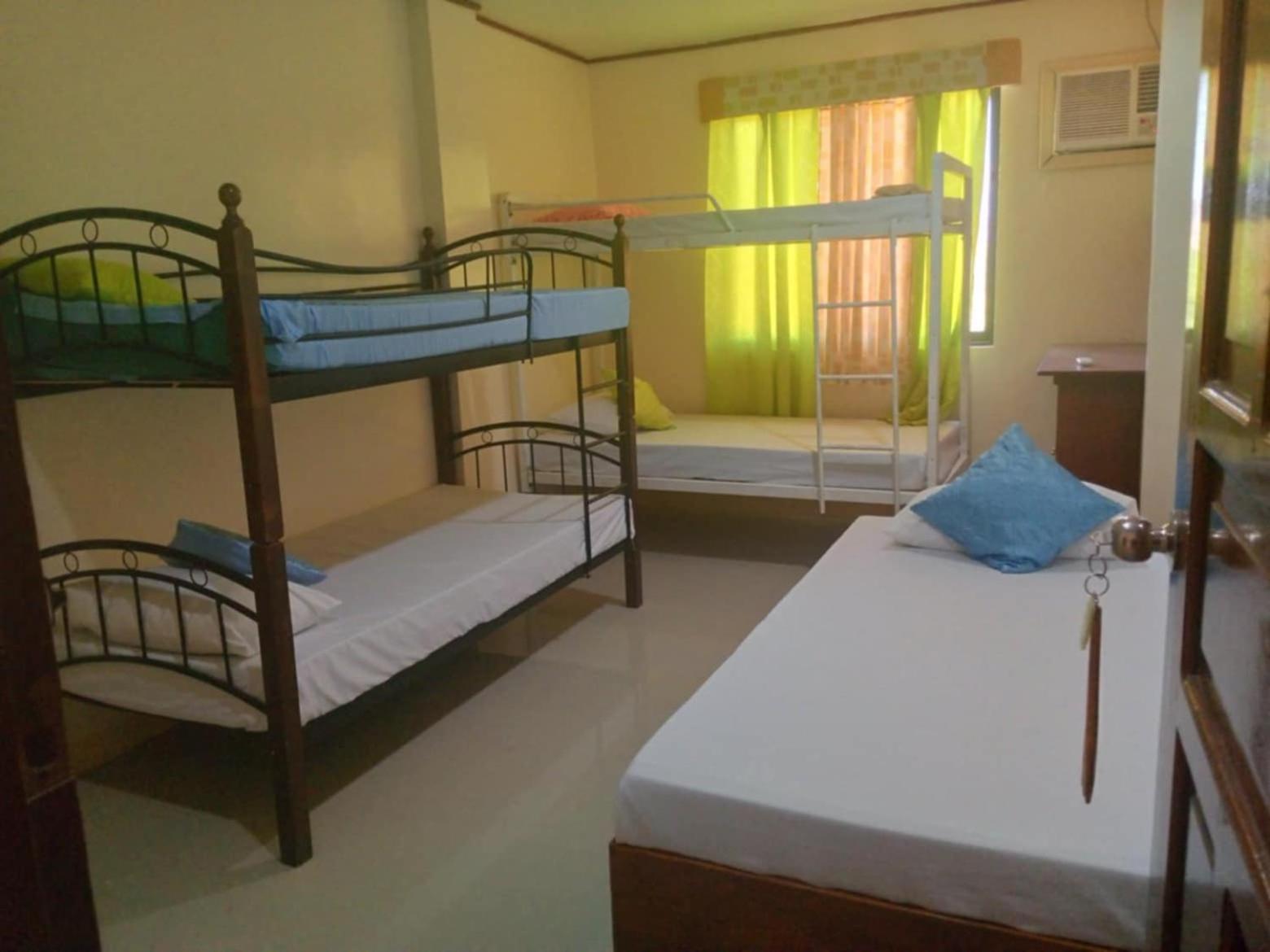 La Casa Milagrosa Hotel Coron Bilik gambar